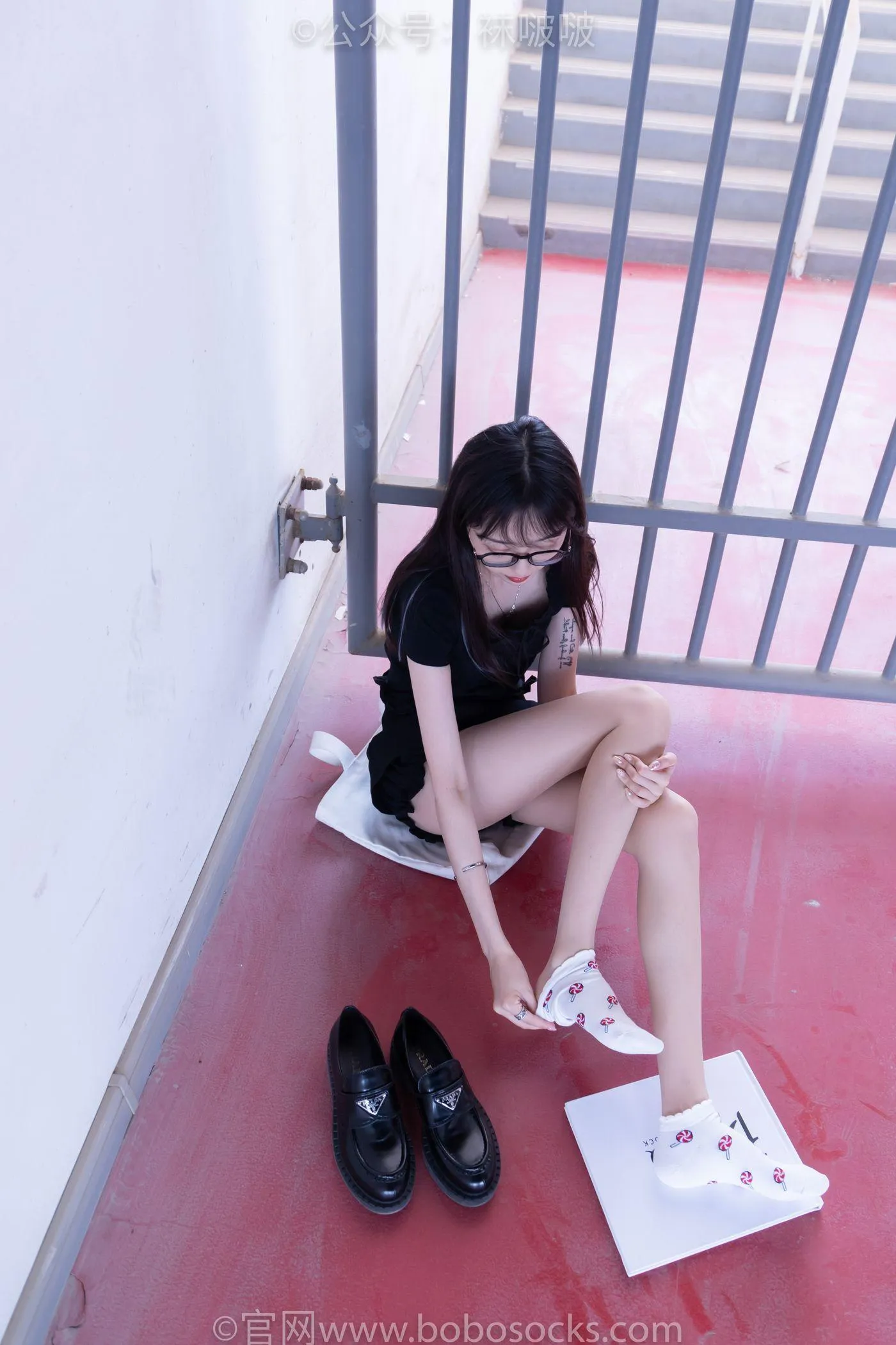 [BoBoSocks袜啵啵]NO.030 稚予- 皮鞋、短白棉袜、肉丝 [141P]插图